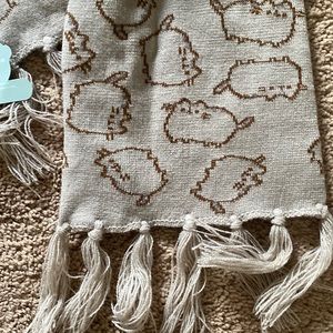 NWT Pusheen cat scarf